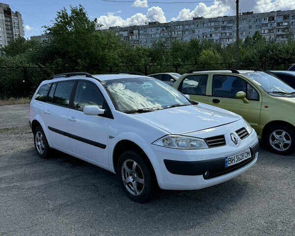 Белый Рено Меган, объемом двигателя 1.6 л и пробегом 249 тыс. км за 4999 $, фото 1 на Automoto.ua