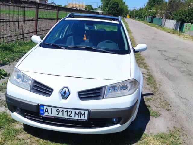 Белый Рено Меган, объемом двигателя 1.9 л и пробегом 330 тыс. км за 5600 $, фото 1 на Automoto.ua