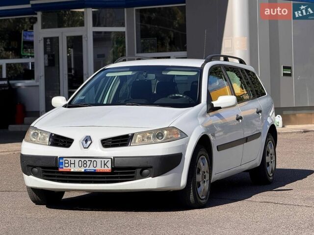 Білий Рено Меган, об'ємом двигуна 1.46 л та пробігом 300 тис. км за 3100 $, фото 1 на Automoto.ua