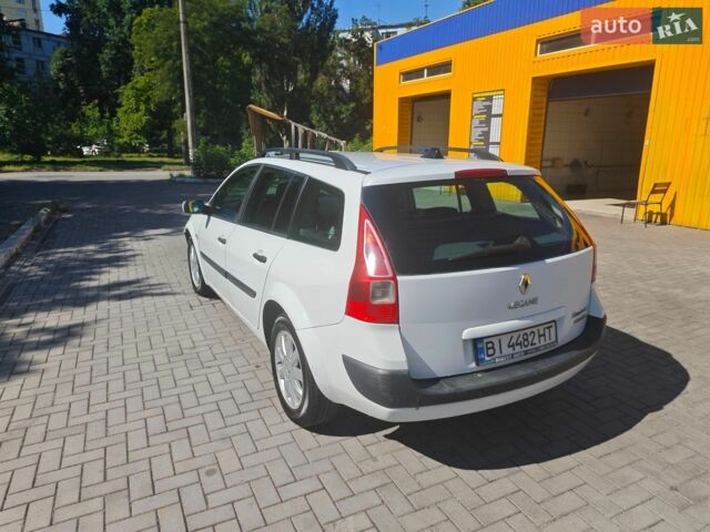 Белый Рено Меган, объемом двигателя 2 л и пробегом 254 тыс. км за 5600 $, фото 1 на Automoto.ua