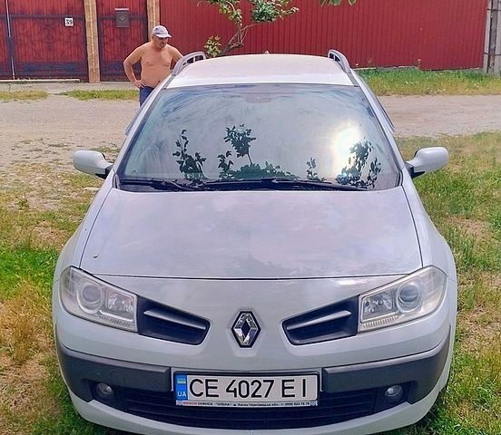 Белый Рено Меган, объемом двигателя 1.46 л и пробегом 235 тыс. км за 5500 $, фото 1 на Automoto.ua