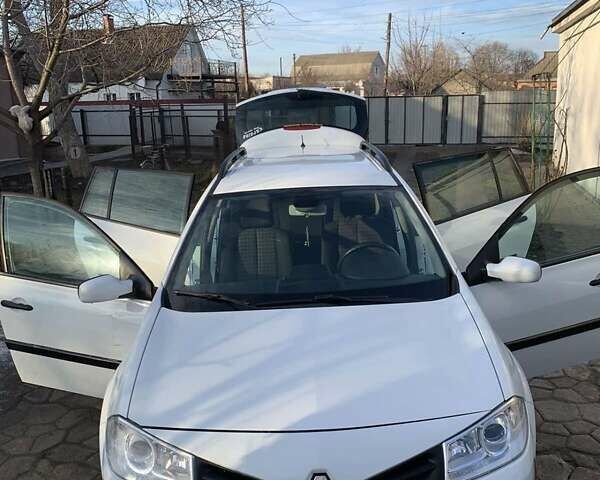 Білий Рено Меган, об'ємом двигуна 1.9 л та пробігом 160 тис. км за 5750 $, фото 1 на Automoto.ua