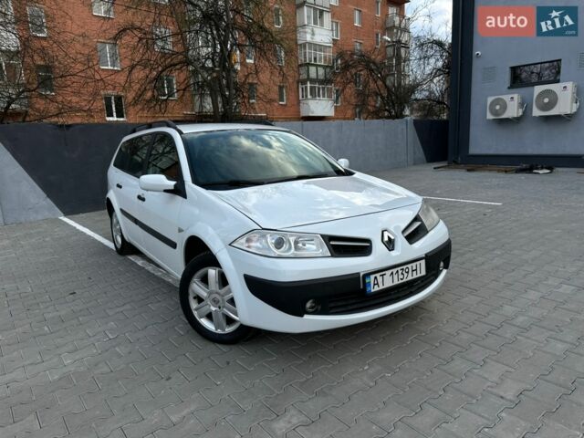 Белый Рено Меган, объемом двигателя 1.6 л и пробегом 215 тыс. км за 6300 $, фото 1 на Automoto.ua