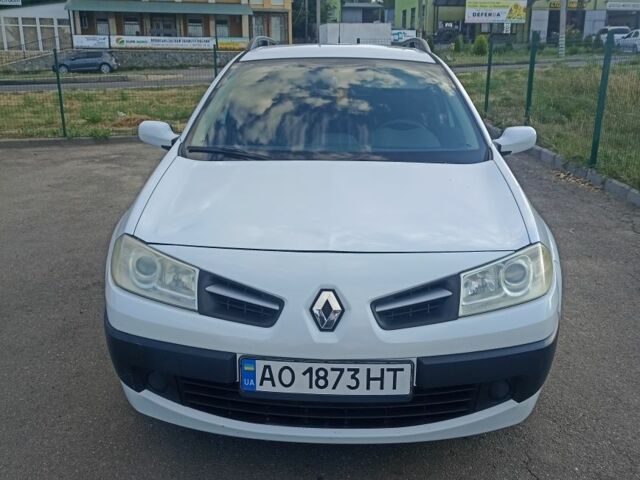 Білий Рено Меган, об'ємом двигуна 1.6 л та пробігом 200 тис. км за 5094 $, фото 1 на Automoto.ua
