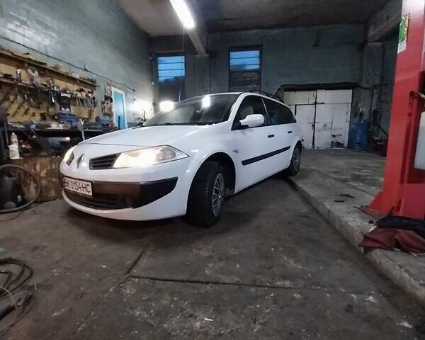 Білий Рено Меган, об'ємом двигуна 1.6 л та пробігом 215 тис. км за 4200 $, фото 1 на Automoto.ua