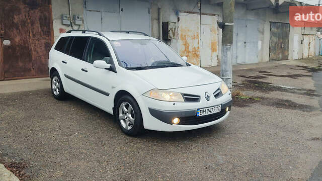 Белый Рено Меган, объемом двигателя 1.9 л и пробегом 327 тыс. км за 6500 $, фото 1 на Automoto.ua