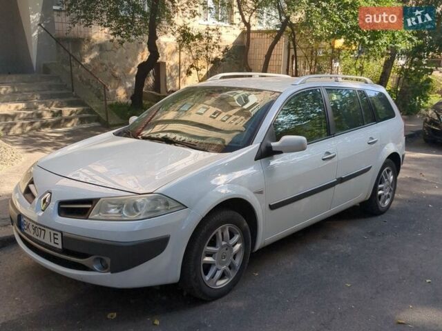 Белый Рено Меган, объемом двигателя 1.6 л и пробегом 240 тыс. км за 5250 $, фото 1 на Automoto.ua