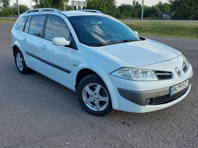 Белый Рено Меган, объемом двигателя 1.5 л и пробегом 285 тыс. км за 5100 $, фото 1 на Automoto.ua