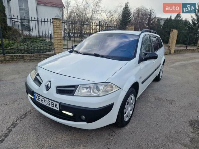 Белый Рено Меган, объемом двигателя 1.5 л и пробегом 287 тыс. км за 6000 $, фото 1 на Automoto.ua