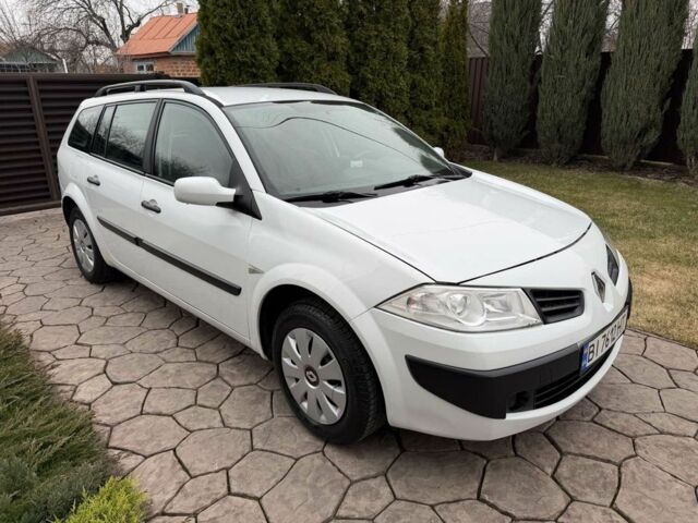 Белый Рено Меган, объемом двигателя 1.5 л и пробегом 250 тыс. км за 5700 $, фото 1 на Automoto.ua