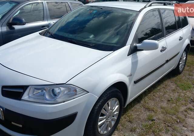 Белый Рено Меган, объемом двигателя 1.6 л и пробегом 220 тыс. км за 5700 $, фото 1 на Automoto.ua