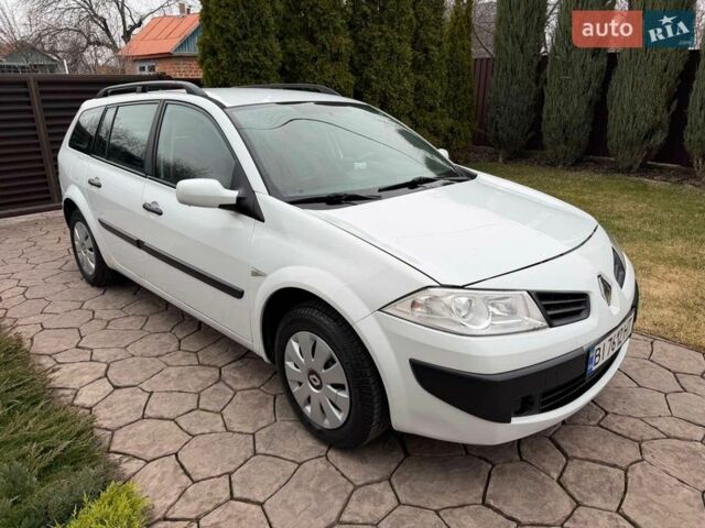 Белый Рено Меган, объемом двигателя 1.46 л и пробегом 250 тыс. км за 5700 $, фото 1 на Automoto.ua