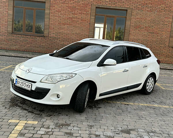 Білий Рено Меган, об'ємом двигуна 1.4 л та пробігом 223 тис. км за 6100 $, фото 1 на Automoto.ua
