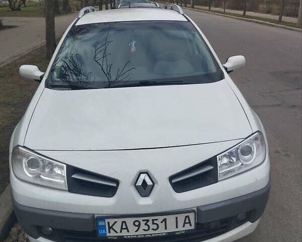 Белый Рено Меган, объемом двигателя 1.6 л и пробегом 285 тыс. км за 6300 $, фото 1 на Automoto.ua