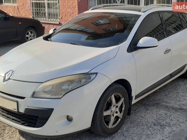 Білий Рено Меган, об'ємом двигуна 1.6 л та пробігом 300 тис. км за 8100 $, фото 1 на Automoto.ua