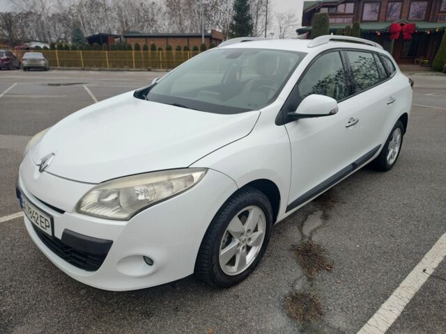 Белый Рено Меган, объемом двигателя 1.5 л и пробегом 267 тыс. км за 7052 $, фото 1 на Automoto.ua