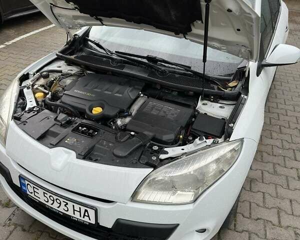 Белый Рено Меган, объемом двигателя 1.9 л и пробегом 360 тыс. км за 6300 $, фото 1 на Automoto.ua