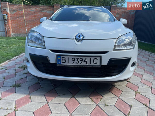 Белый Рено Меган, объемом двигателя 1.5 л и пробегом 277 тыс. км за 6599 $, фото 1 на Automoto.ua