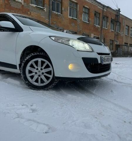 Білий Рено Меган, об'ємом двигуна 1.6 л та пробігом 212 тис. км за 6300 $, фото 1 на Automoto.ua