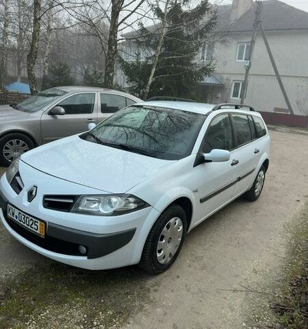 Белый Рено Меган, объемом двигателя 1.6 л и пробегом 145 тыс. км за 5300 $, фото 1 на Automoto.ua
