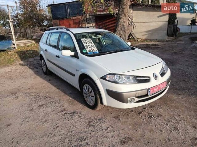 Білий Рено Меган, об'ємом двигуна 1.6 л та пробігом 201 тис. км за 5299 $, фото 1 на Automoto.ua