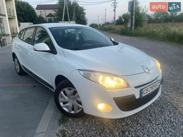 Білий Рено Меган, об'ємом двигуна 1.5 л та пробігом 400 тис. км за 6350 $, фото 1 на Automoto.ua