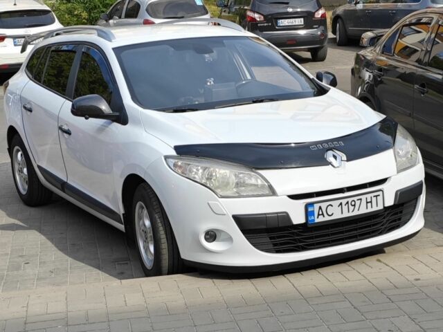 Білий Рено Меган, об'ємом двигуна 1.6 л та пробігом 236 тис. км за 7404 $, фото 1 на Automoto.ua