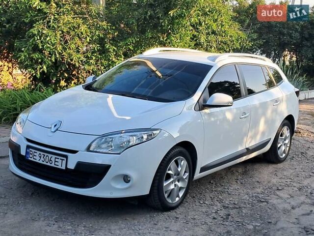 Білий Рено Меган, об'ємом двигуна 1.5 л та пробігом 205 тис. км за 7100 $, фото 1 на Automoto.ua
