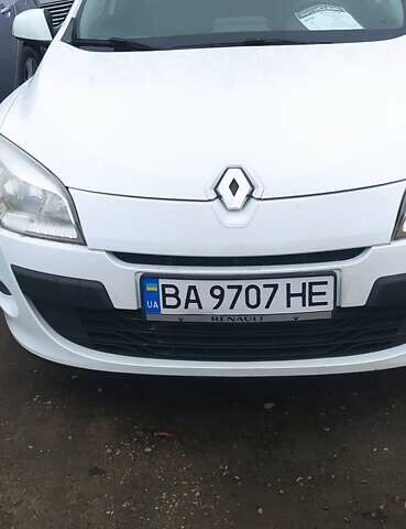 Білий Рено Меган, об'ємом двигуна 1.4 л та пробігом 235 тис. км за 7600 $, фото 1 на Automoto.ua