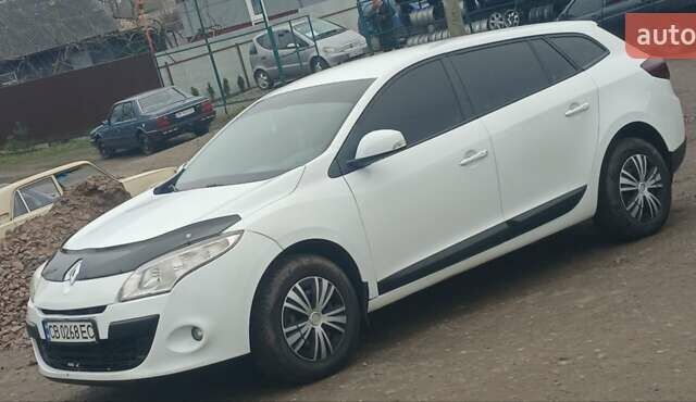 Білий Рено Меган, об'ємом двигуна 1.5 л та пробігом 370 тис. км за 6000 $, фото 1 на Automoto.ua