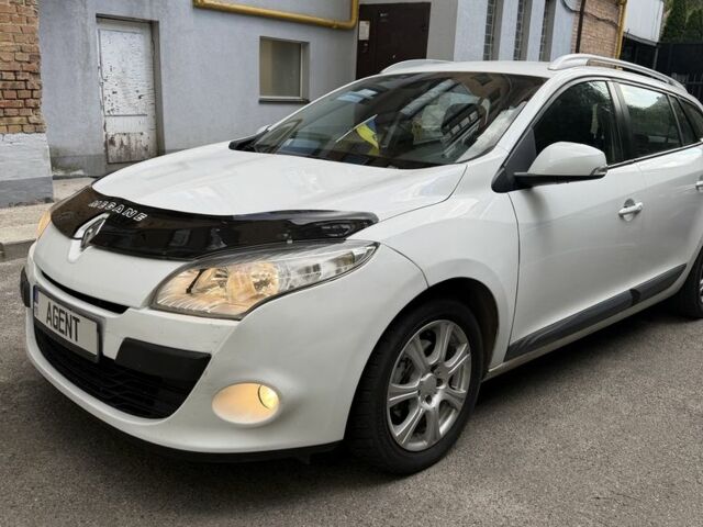 Білий Рено Меган, об'ємом двигуна 0 л та пробігом 198 тис. км за 6187 $, фото 1 на Automoto.ua