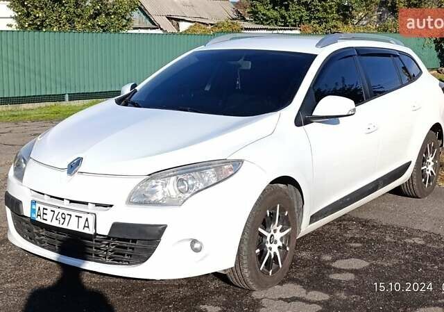 Білий Рено Меган, об'ємом двигуна 1.5 л та пробігом 250 тис. км за 7300 $, фото 1 на Automoto.ua