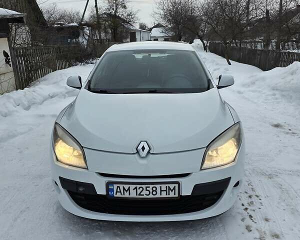 Белый Рено Меган, объемом двигателя 1.46 л и пробегом 290 тыс. км за 6150 $, фото 1 на Automoto.ua