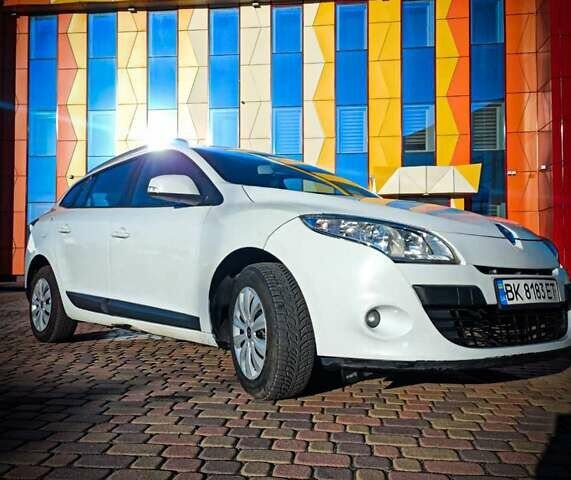 Белый Рено Меган, объемом двигателя 1.46 л и пробегом 258 тыс. км за 6200 $, фото 1 на Automoto.ua