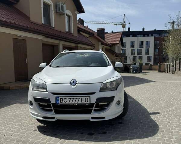 Білий Рено Меган, об'ємом двигуна 2 л та пробігом 230 тис. км за 7600 $, фото 1 на Automoto.ua