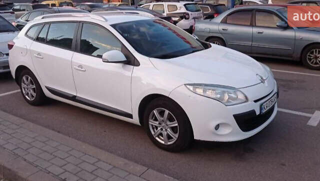 Білий Рено Меган, об'ємом двигуна 1.46 л та пробігом 156 тис. км за 6450 $, фото 1 на Automoto.ua