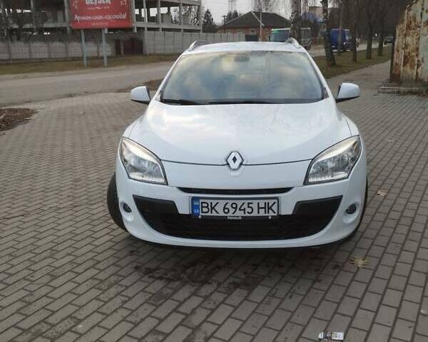Білий Рено Меган, об'ємом двигуна 1.46 л та пробігом 203 тис. км за 6999 $, фото 1 на Automoto.ua