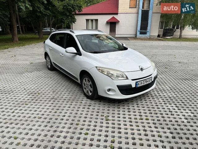 Білий Рено Меган, об'ємом двигуна 1.46 л та пробігом 300 тис. км за 5500 $, фото 1 на Automoto.ua