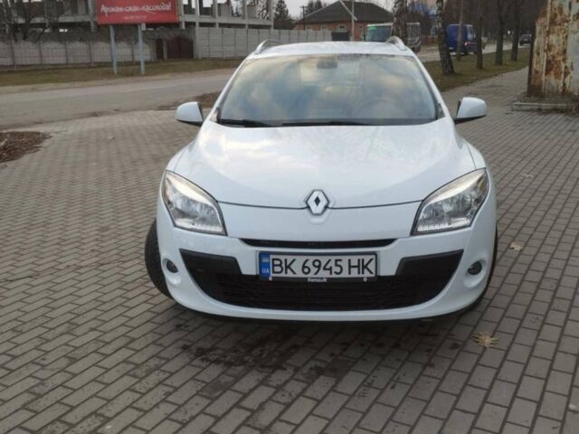 Білий Рено Меган, об'ємом двигуна 1.46 л та пробігом 203 тис. км за 6999 $, фото 1 на Automoto.ua