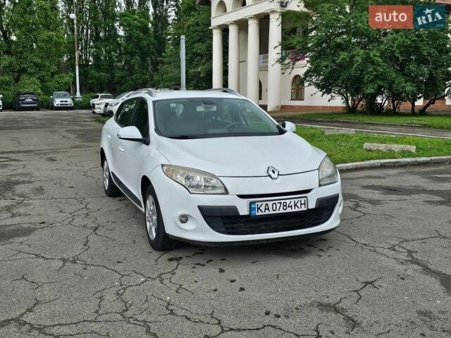 Білий Рено Меган, об'ємом двигуна 1.46 л та пробігом 300 тис. км за 4900 $, фото 1 на Automoto.ua
