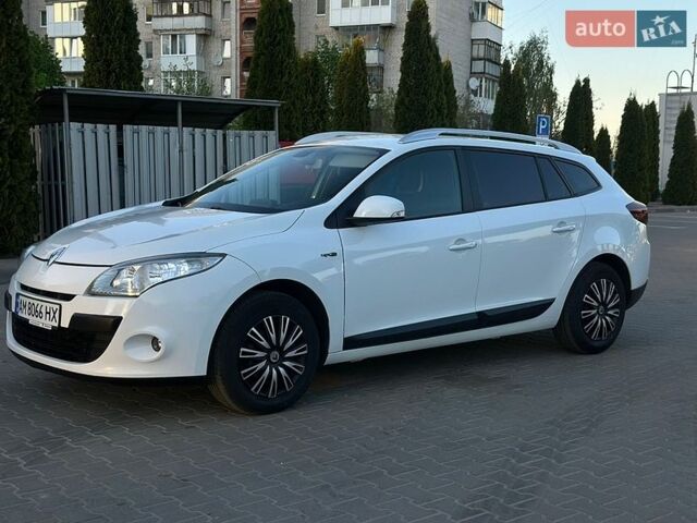Белый Рено Меган, объемом двигателя 1.5 л и пробегом 254 тыс. км за 7200 $, фото 1 на Automoto.ua