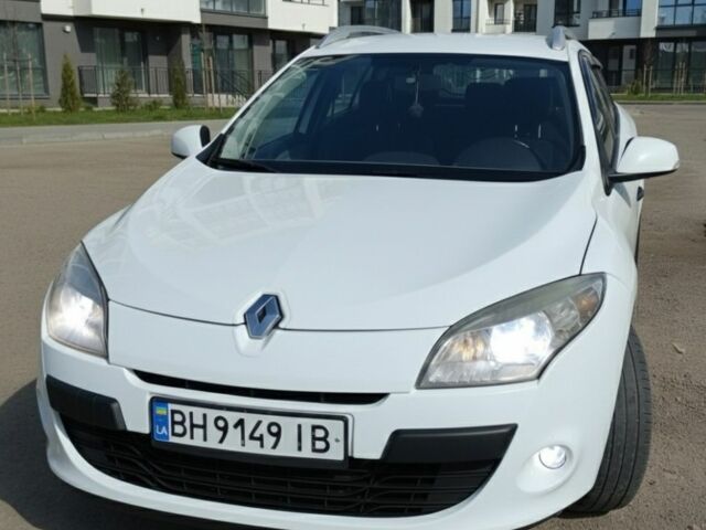 Белый Рено Меган, объемом двигателя 1.5 л и пробегом 262 тыс. км за 6100 $, фото 1 на Automoto.ua