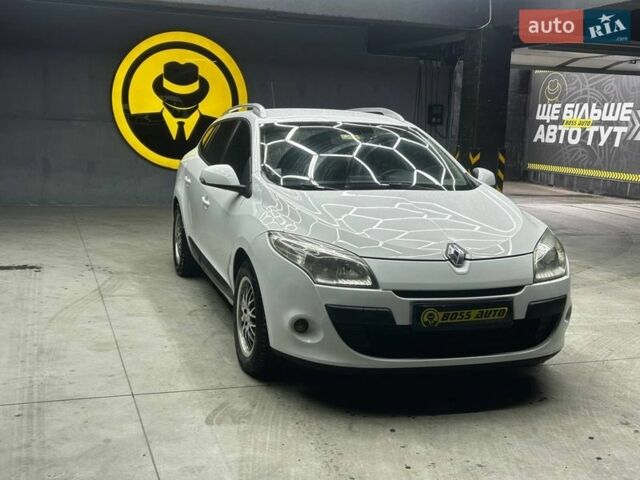 Білий Рено Меган, об'ємом двигуна 1.46 л та пробігом 295 тис. км за 6900 $, фото 1 на Automoto.ua