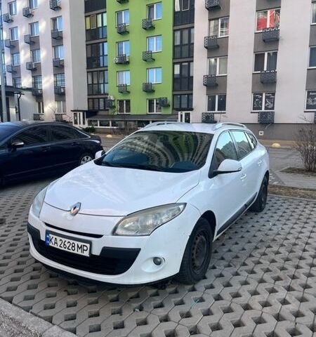 Белый Рено Меган, объемом двигателя 1.46 л и пробегом 300 тыс. км за 5999 $, фото 1 на Automoto.ua