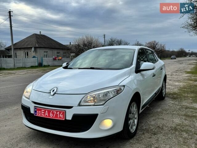 Белый Рено Меган, объемом двигателя 1.6 л и пробегом 213 тыс. км за 6550 $, фото 1 на Automoto.ua