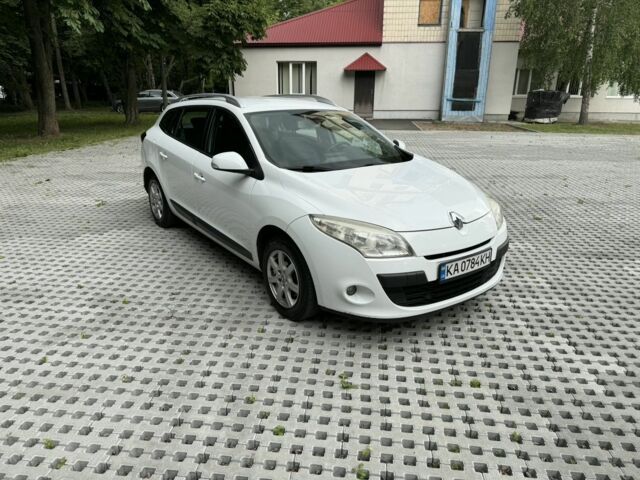 Білий Рено Меган, об'ємом двигуна 1.5 л та пробігом 156 тис. км за 5300 $, фото 1 на Automoto.ua