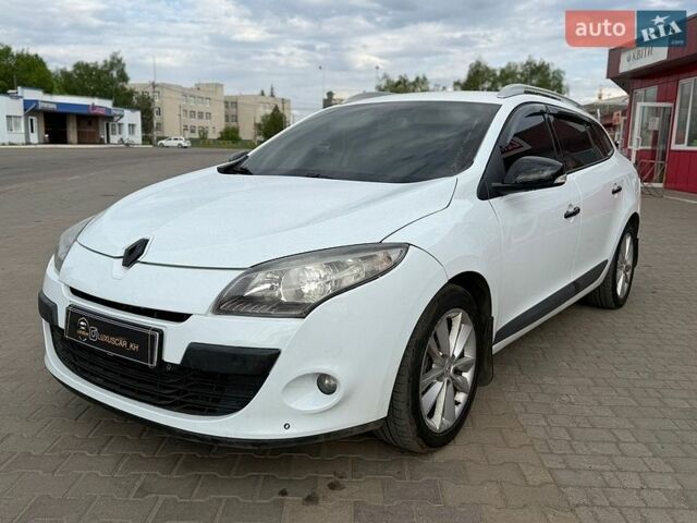 Белый Рено Меган, объемом двигателя 1.46 л и пробегом 250 тыс. км за 6800 $, фото 1 на Automoto.ua
