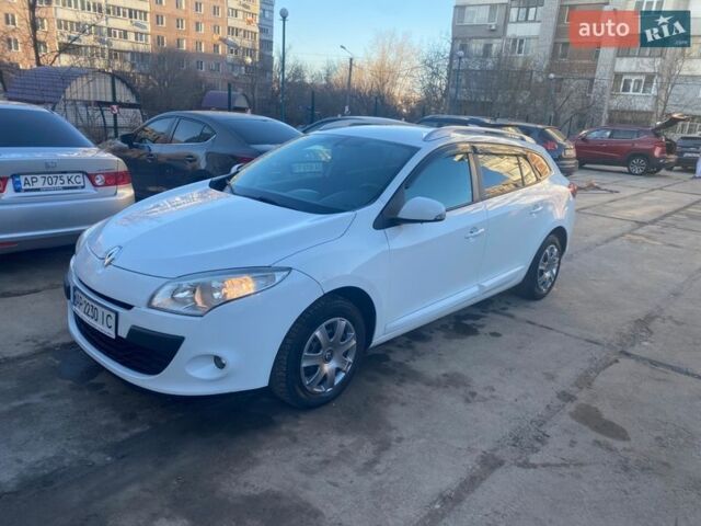 Белый Рено Меган, объемом двигателя 1.46 л и пробегом 243 тыс. км за 6500 $, фото 1 на Automoto.ua