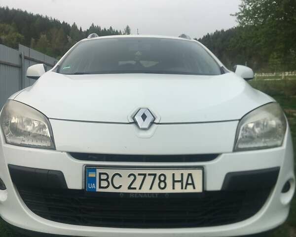 Білий Рено Меган, об'ємом двигуна 1.46 л та пробігом 265 тис. км за 6000 $, фото 1 на Automoto.ua