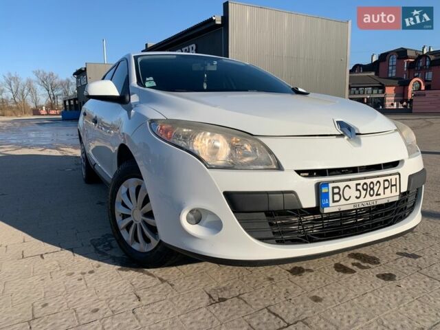 Белый Рено Меган, объемом двигателя 1.46 л и пробегом 191 тыс. км за 5350 $, фото 1 на Automoto.ua